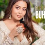 Buhe Vich Lyrics in Hindi By Neha Kakkar